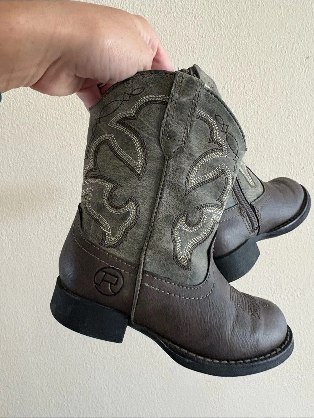 Genuine Roper Kids Brown Western Cowboy Boots with Embroidery